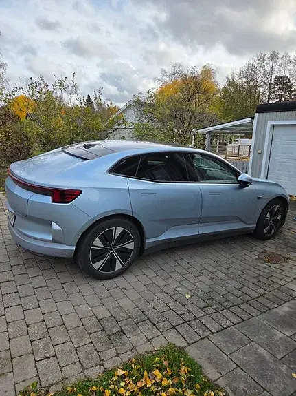 Polestar 4 2025 photo 2