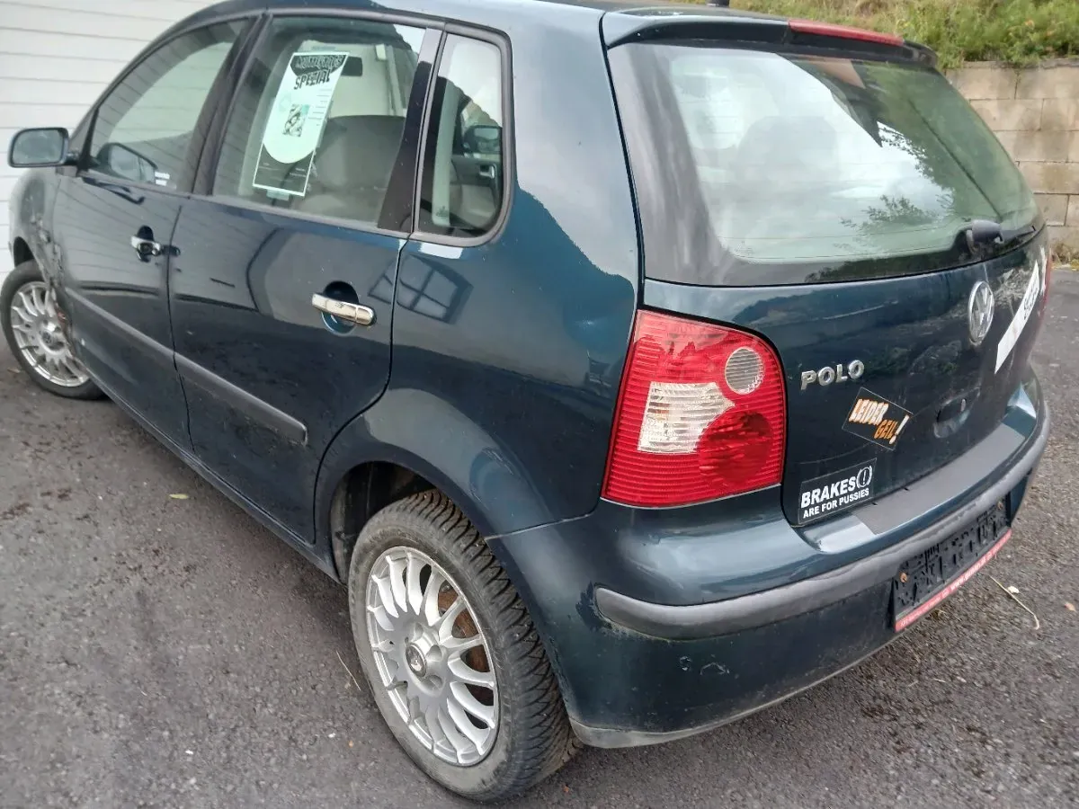 Volkswagen Polo 2002 photo 2