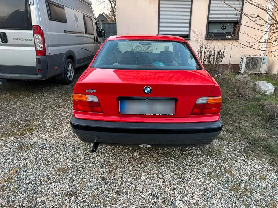 BMW 318I