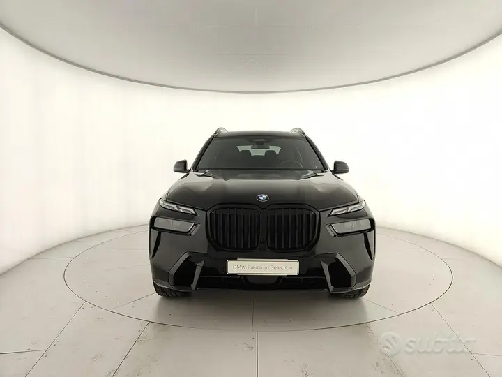 BMW X7 2025 photo 2