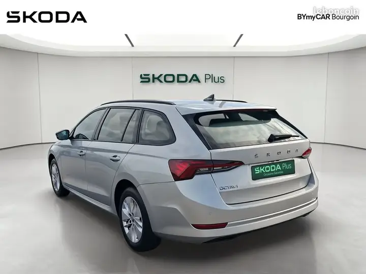 Skoda Octavia 2022 photo 3