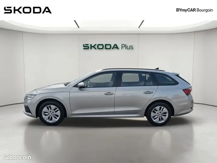 Skoda Octavia 2022 photo 2