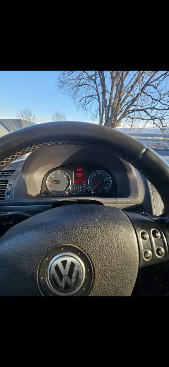 Volkswagen Touran 2005 photo 3