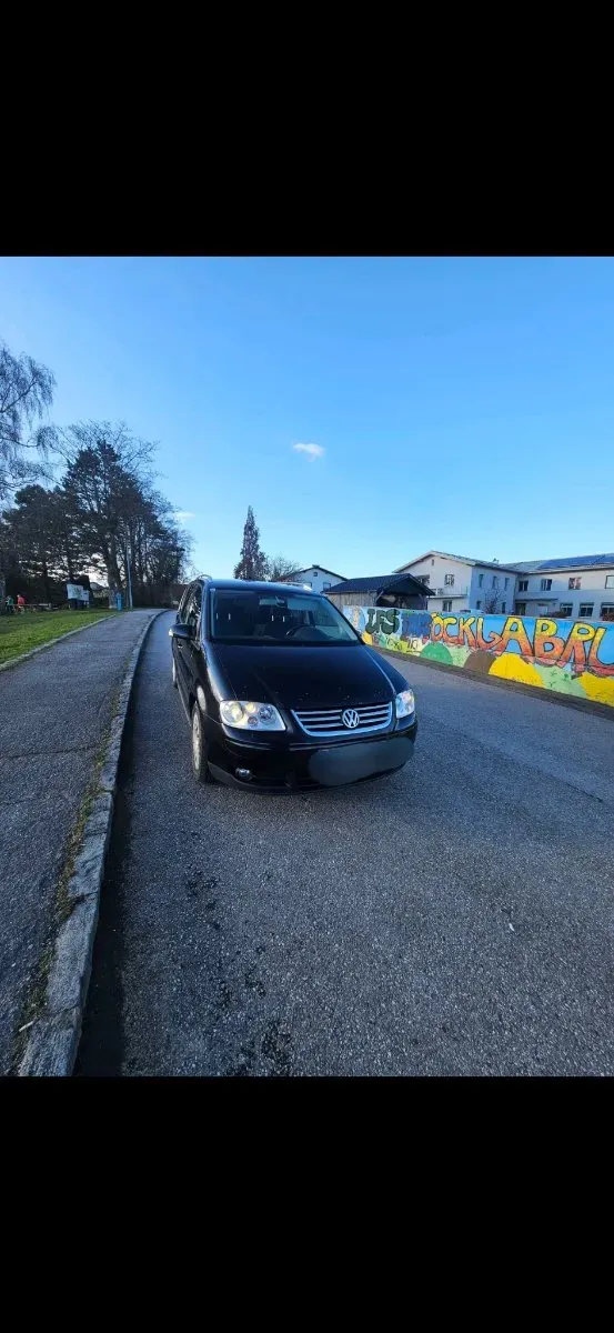 Volkswagen Touran 2005 photo 2