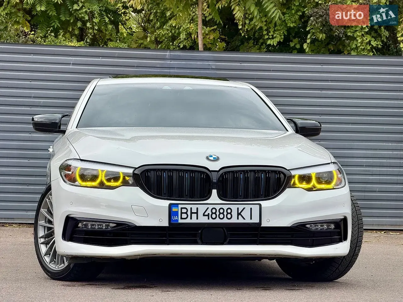 BMW 5 Series 2017 photo 2