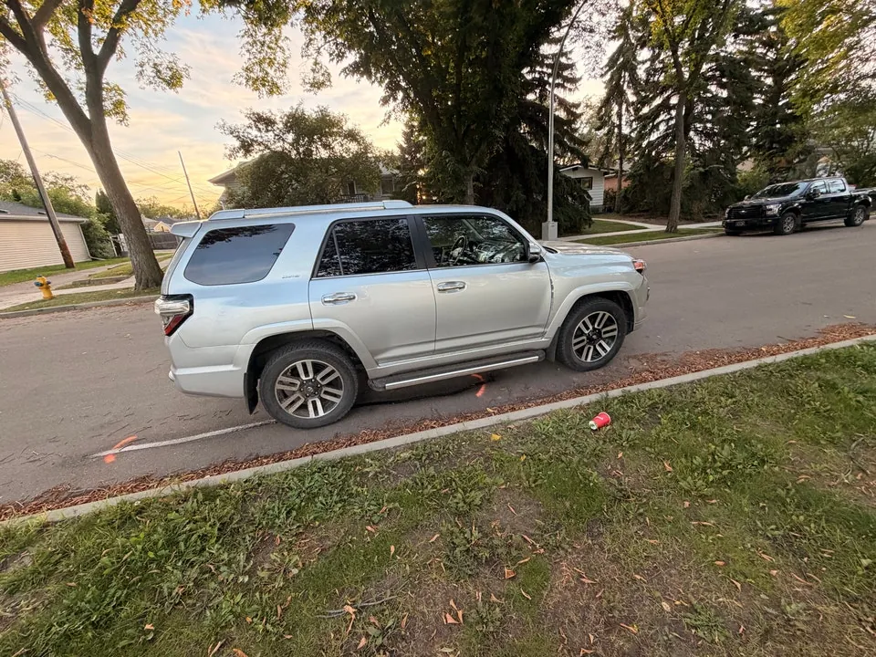 Toyota 4Runner 2015 photo 2