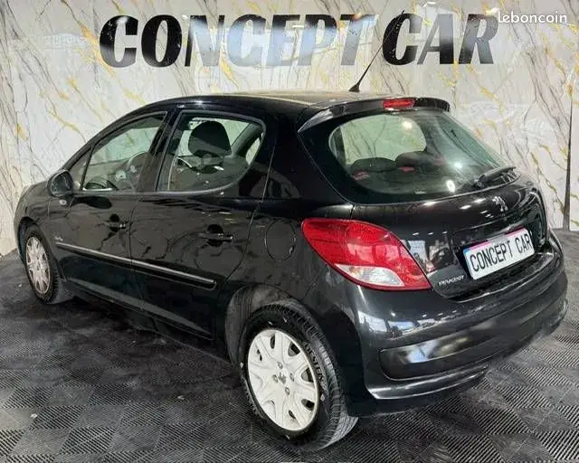 Peugeot 207 2012 photo 5