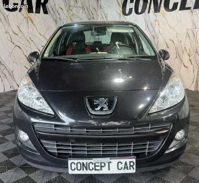 Peugeot 207 2012 photo 2