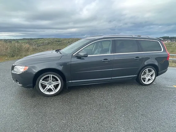 Volvo V70 2013 photo 2