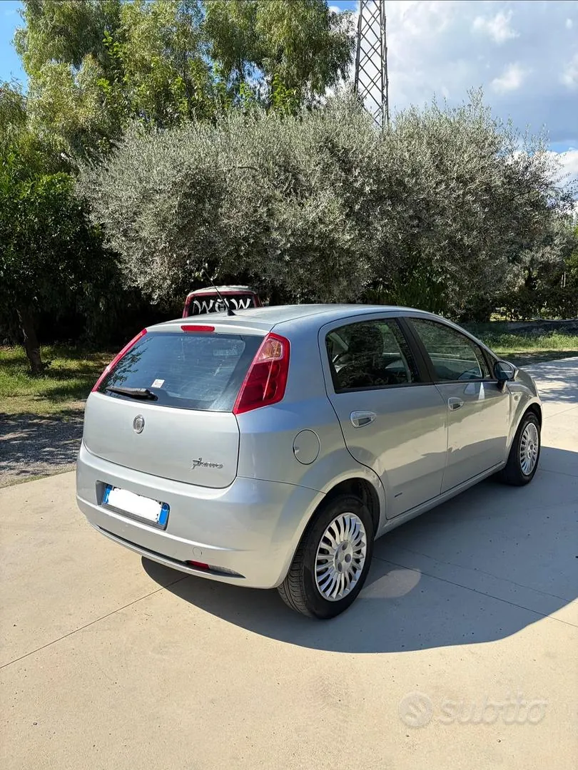 Fiat Grande Punto 2008 photo 4