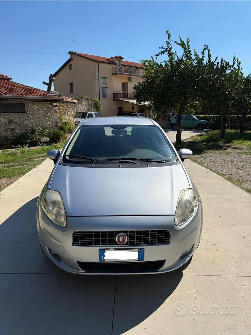 Fiat Grande Punto 2008 photo 2