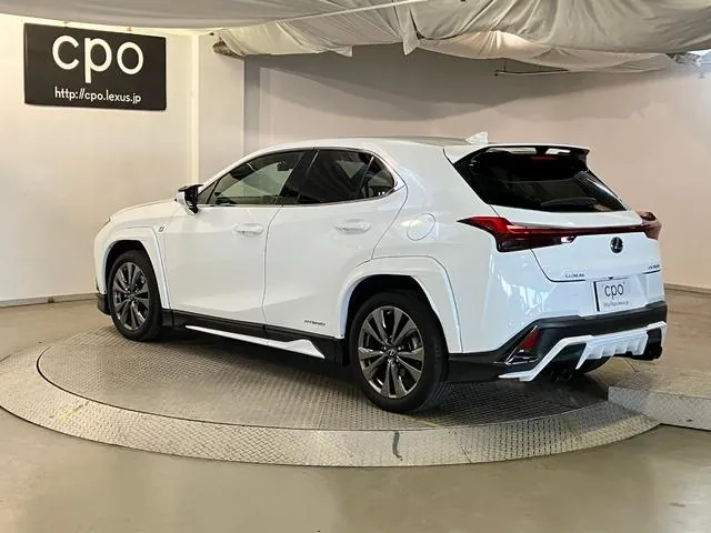 Toyota Ux250H F-Sport 2021 photo 5