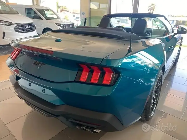 Ford Mustang photo 5