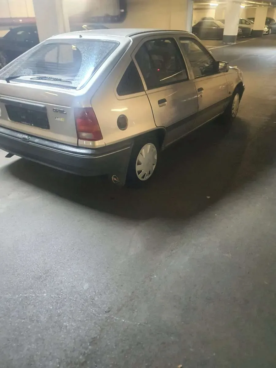 Opel Kadett 1989 photo 2