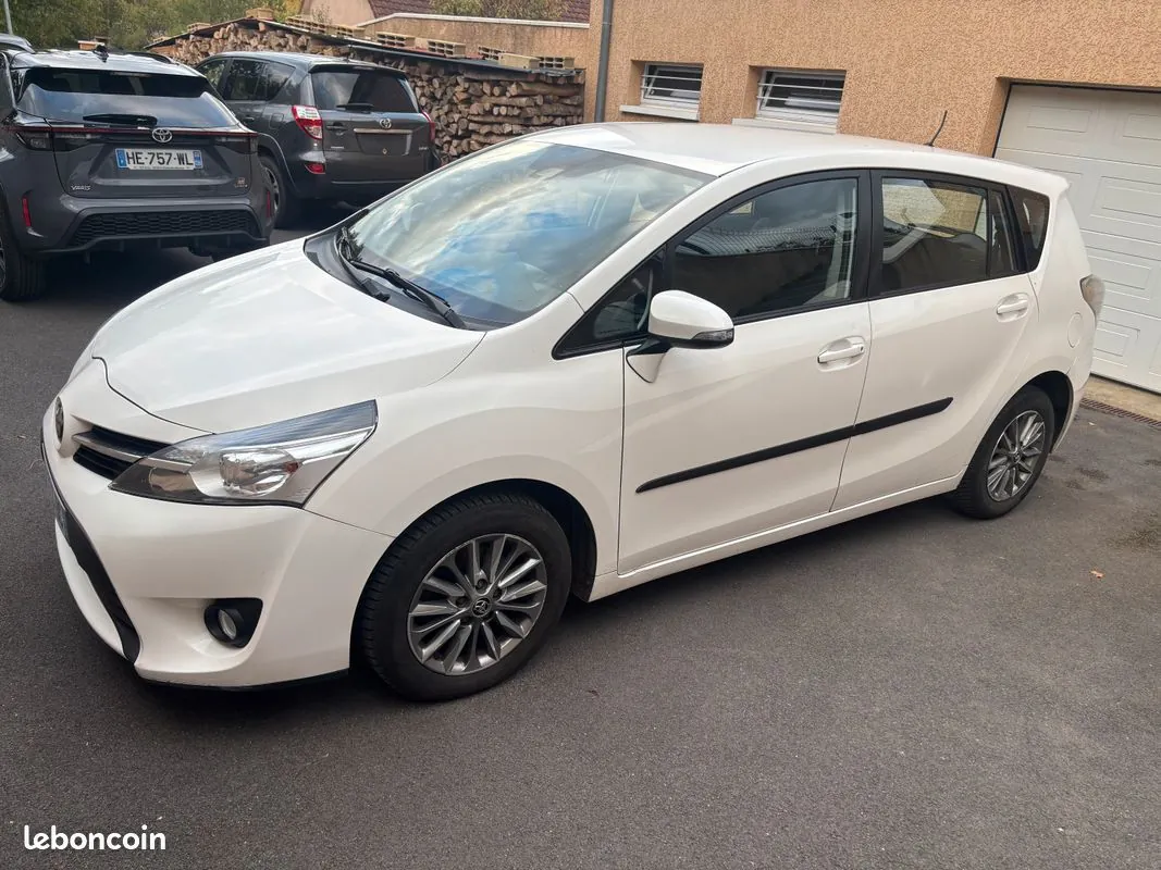 Toyota Verso 2018 photo 2