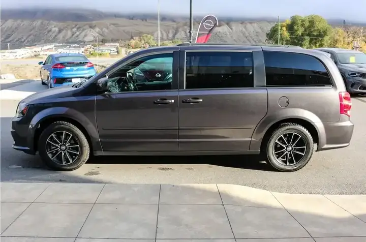 Dodge Grand Caravan 2016 photo 2