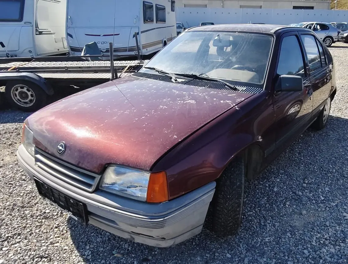 Opel Kadett 1990 photo 2