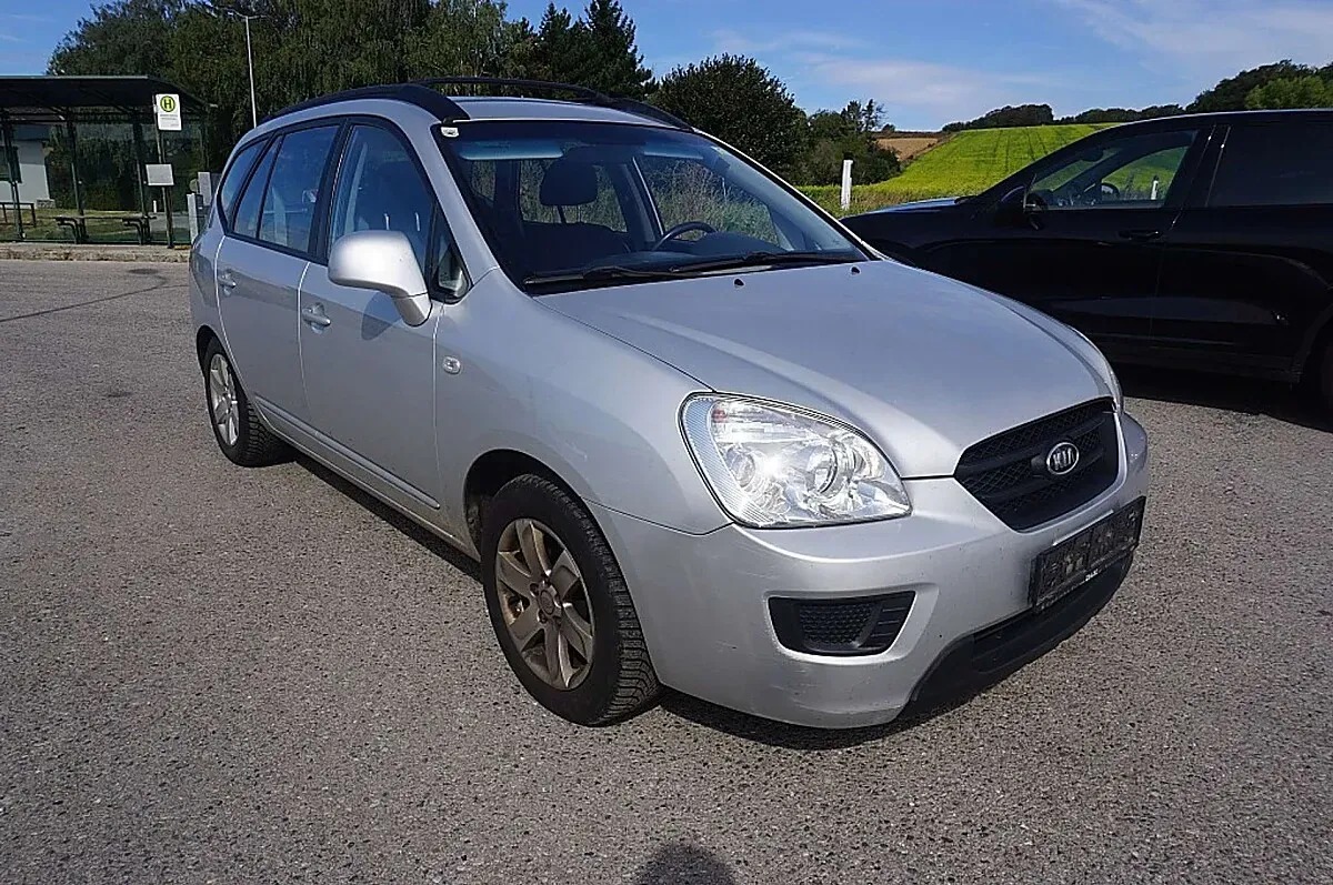 Kia Carens 2009 photo 2