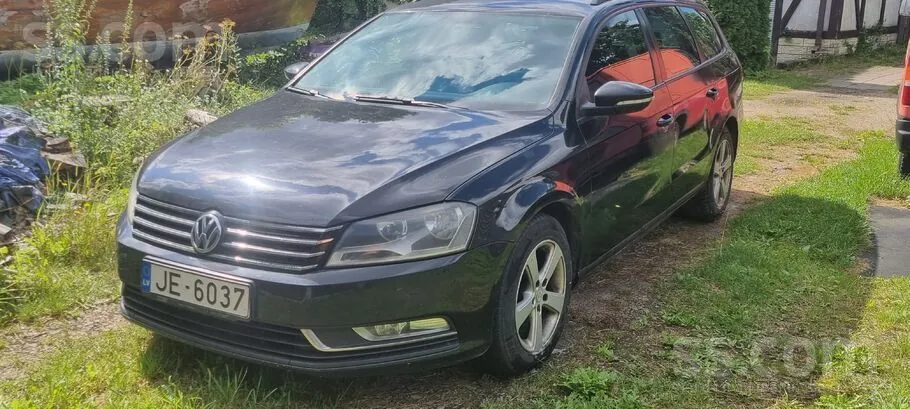 Volkswagen Passat 2011 photo 2