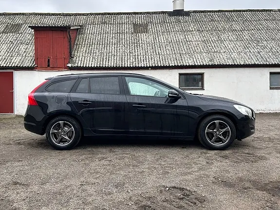 Volvo V60 2012 photo 3