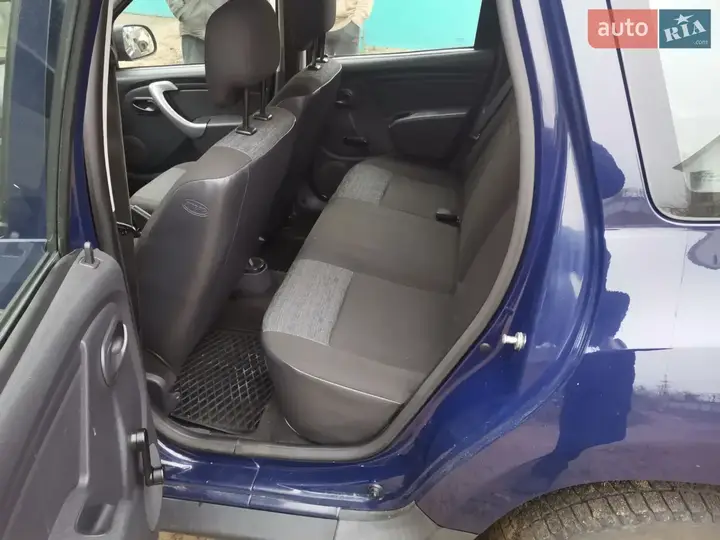 Dacia Duster 2011 photo 2