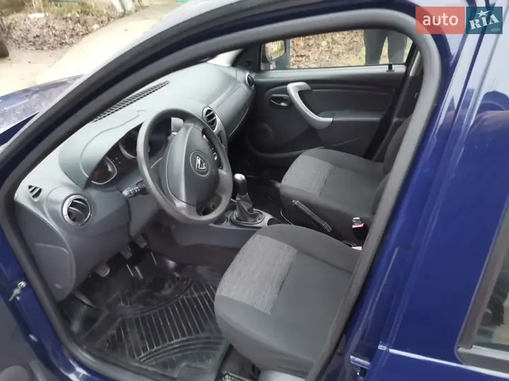Dacia Duster 2011 photo 3