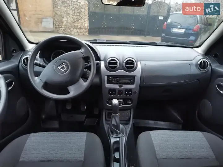 Dacia Duster 2011 photo 4