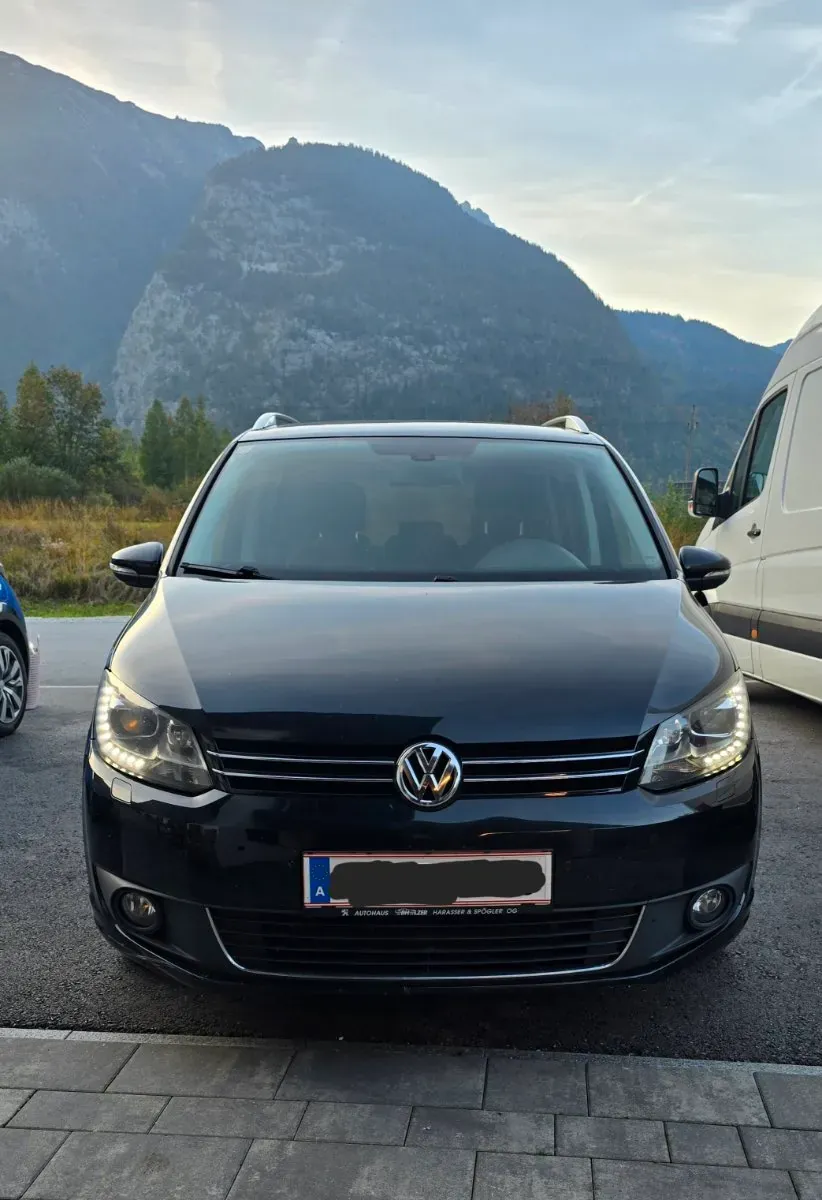 Volkswagen Touran 2014 photo 2