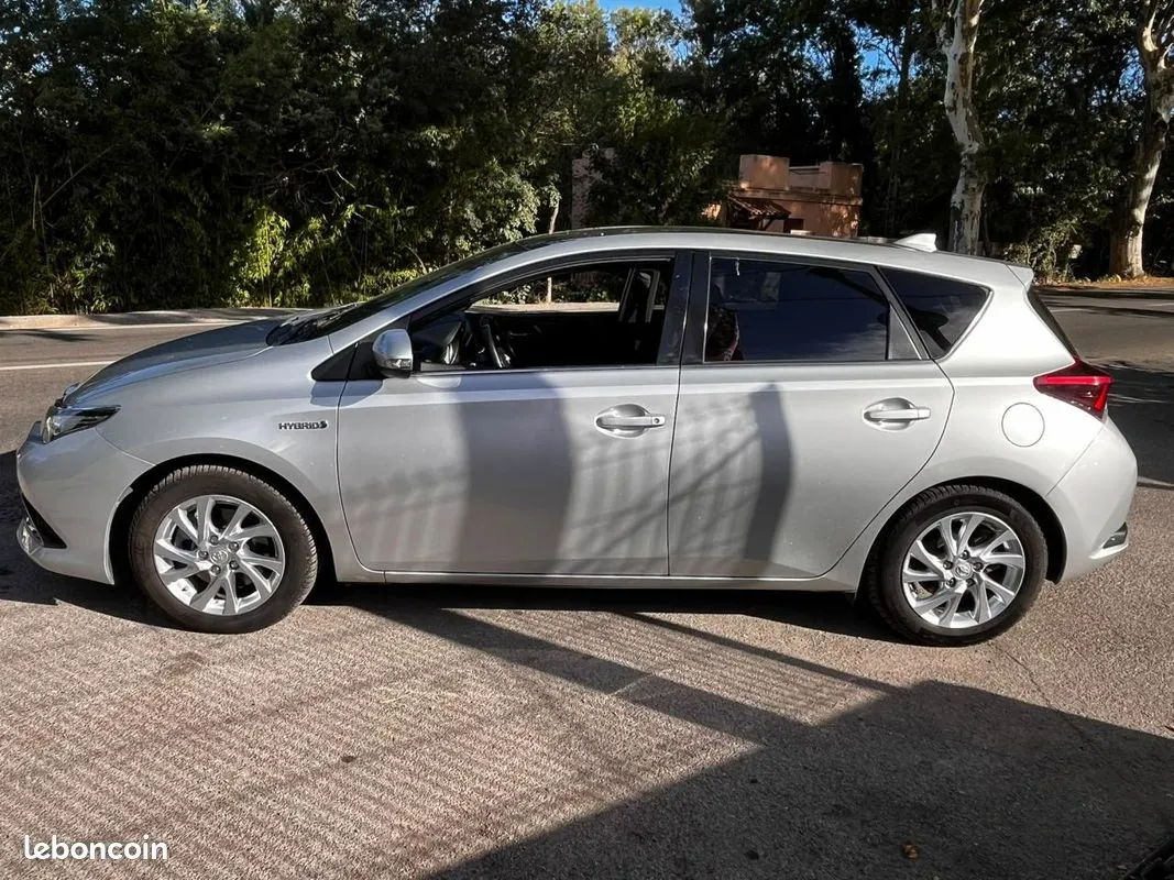 Toyota Auris 2016 photo 4