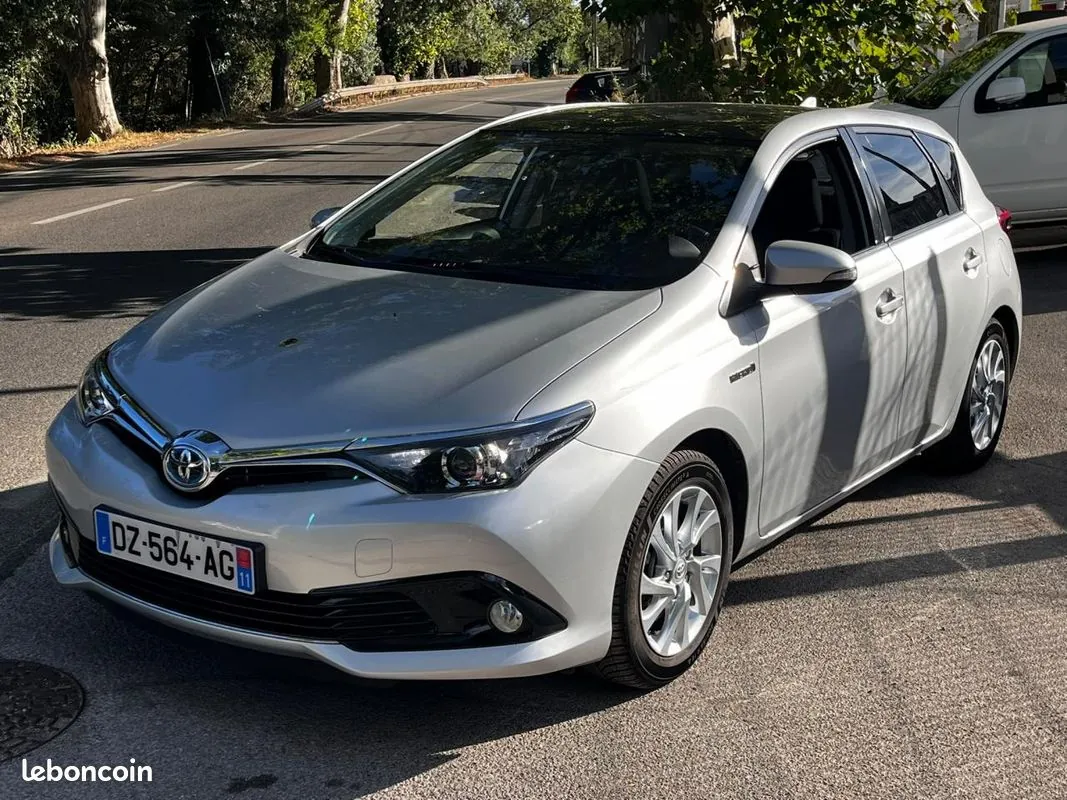 Toyota Auris 2016 photo 2