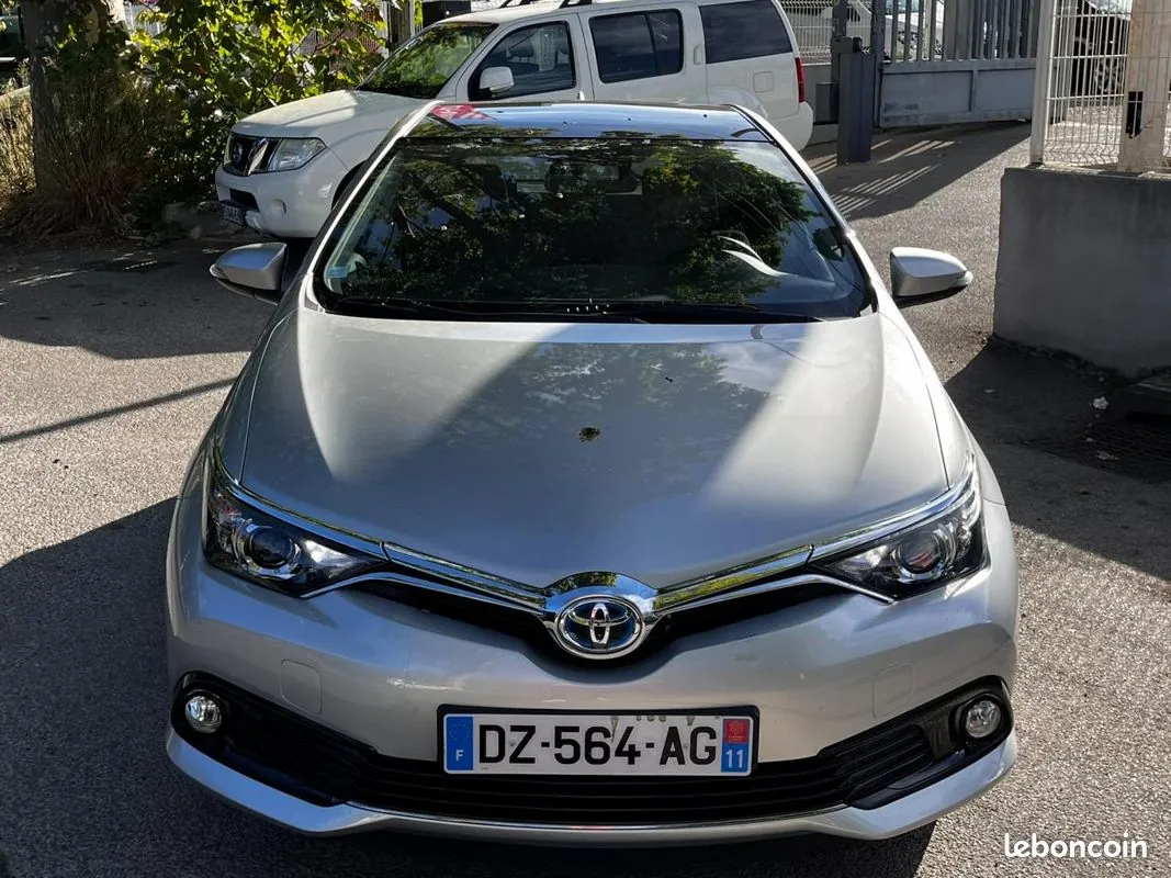 Toyota Auris 2016 photo 3