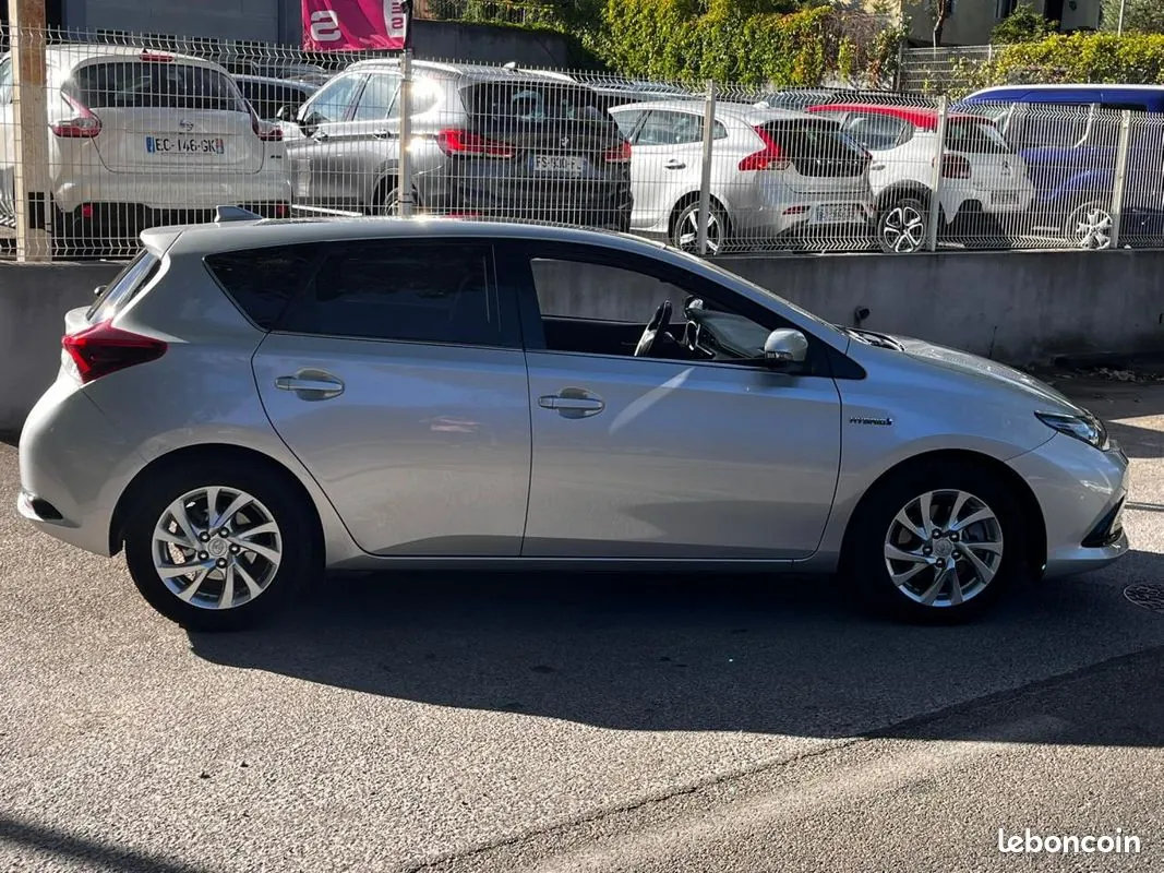 Toyota Auris 2016 photo 5