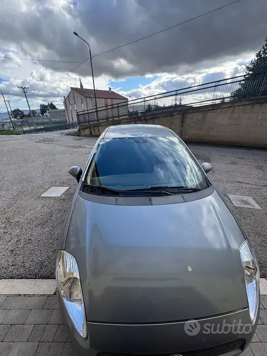 Fiat Grande Punto 2006 photo 2