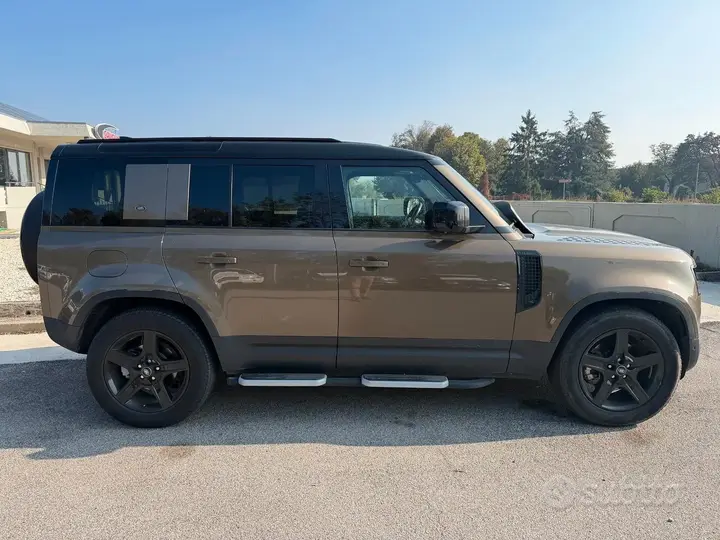 Land Rover Defender 2021 photo 2