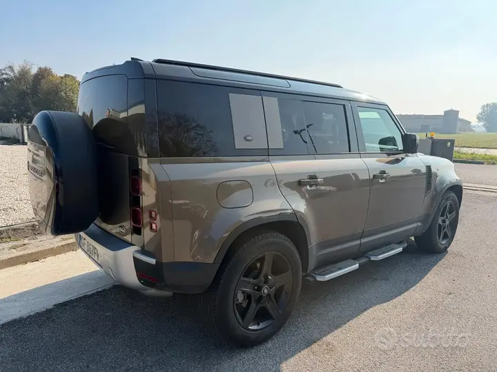 Land Rover Defender 2021 photo 4