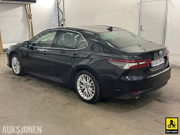 Toyota Camry 2021 photo 2