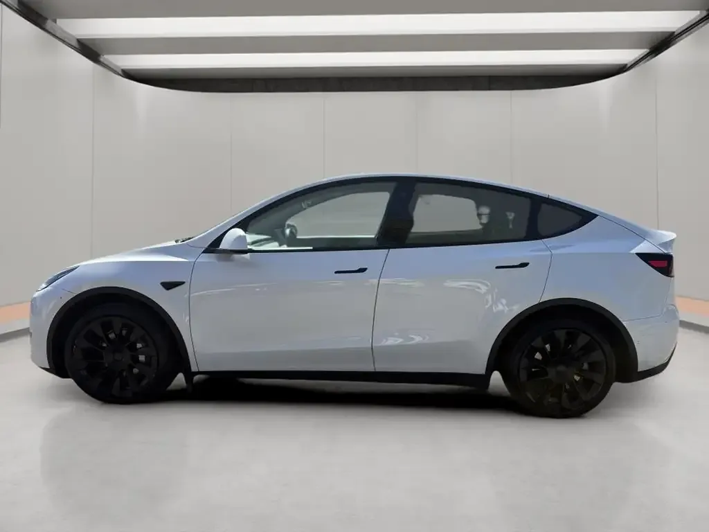 Tesla Model Y 2021 photo 2
