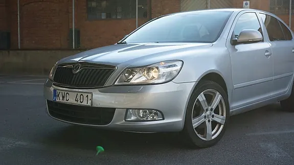 Skoda Octavia 2011 photo 2