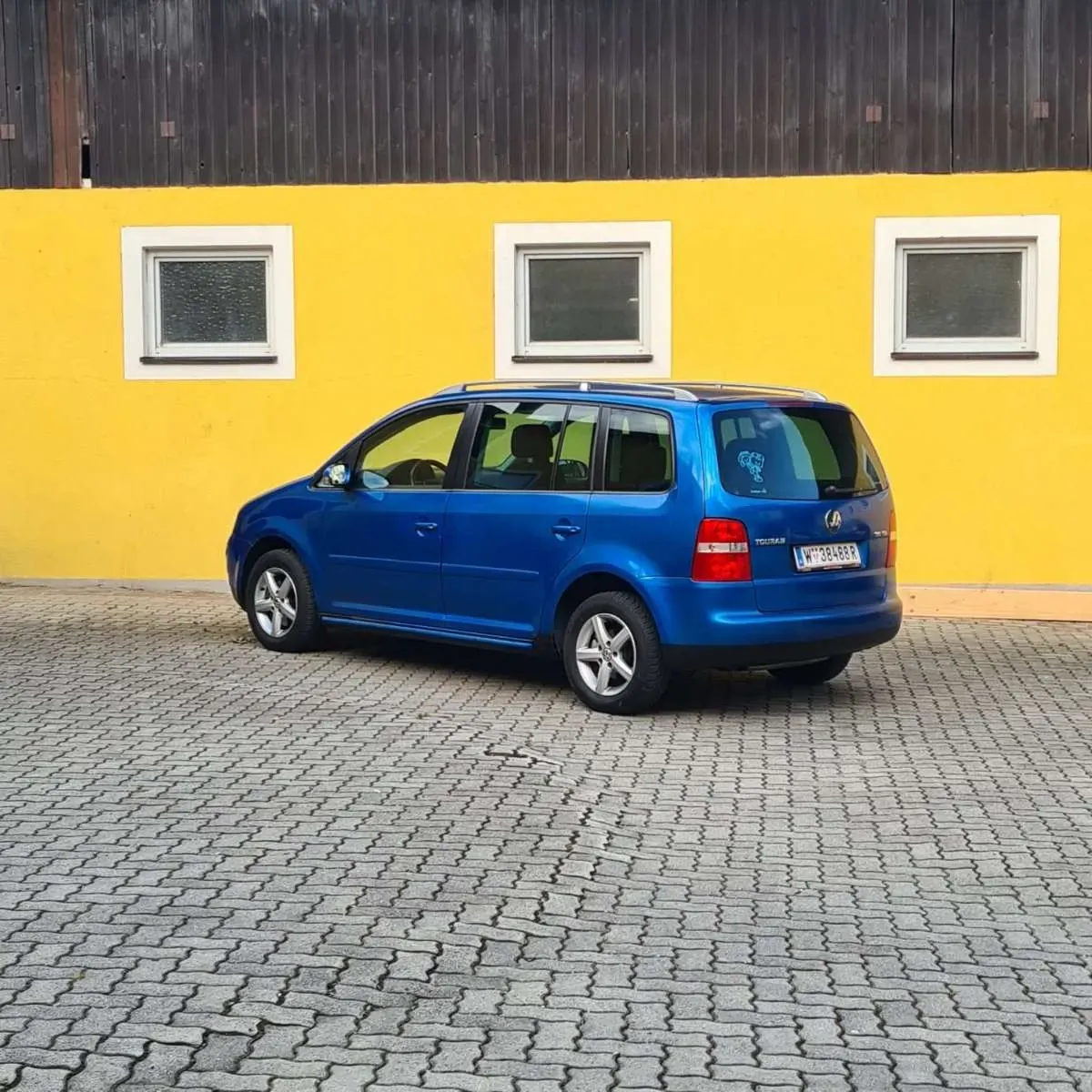 Volkswagen Touran 2005 photo 2