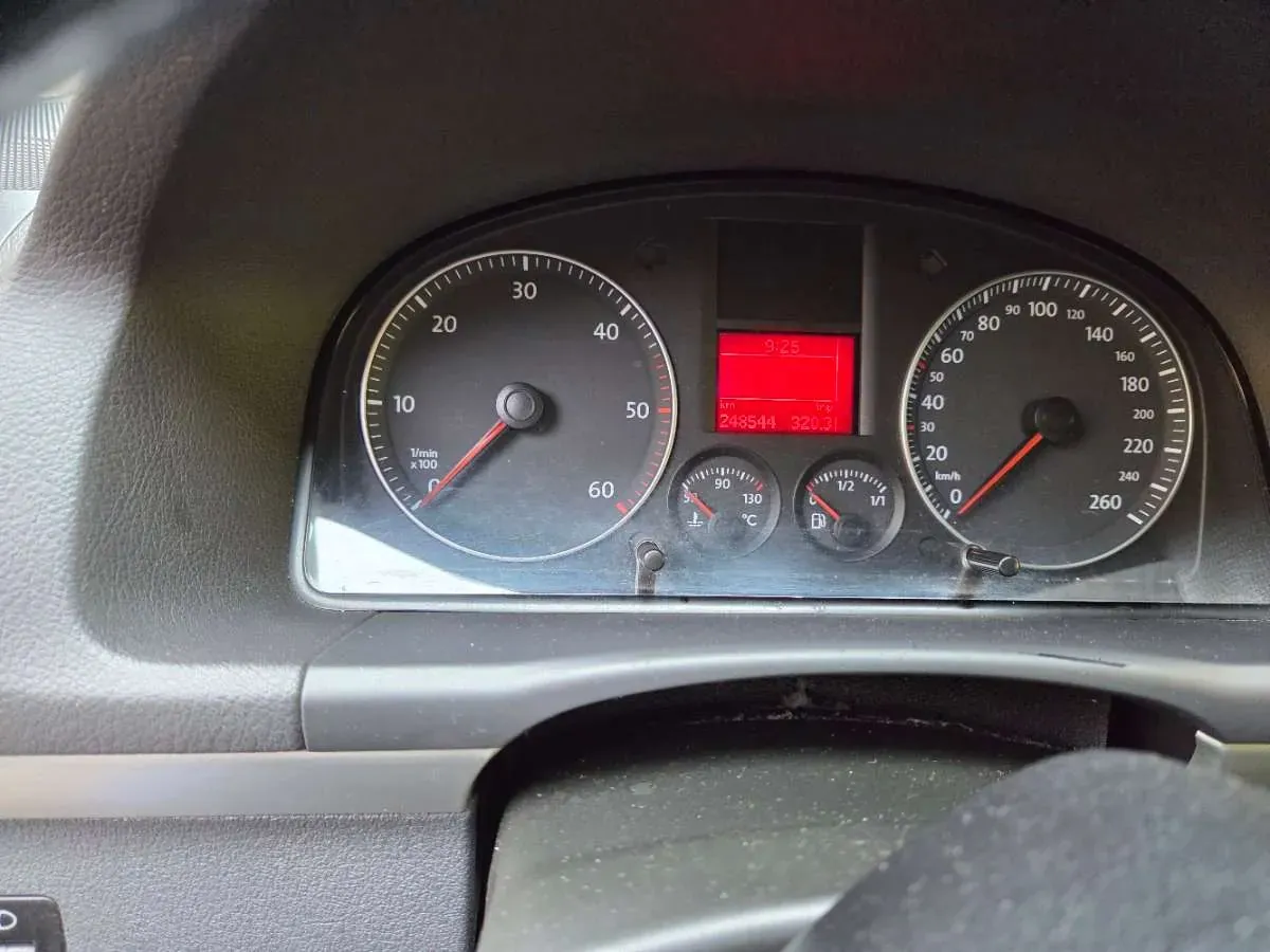 Volkswagen Touran 2005 photo 3