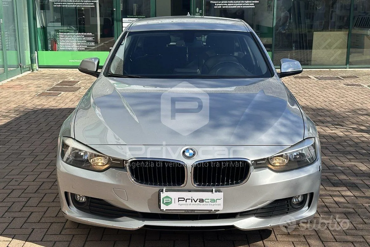 BMW 318D Touring 2015 photo 2