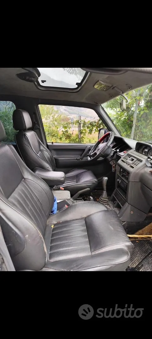Mitsubishi Pajero 1993 photo 3