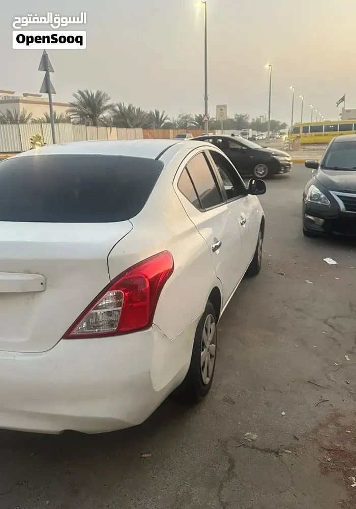 Nissan Sunny 2014 photo 4