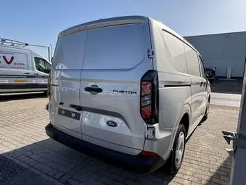 Ford Transit 2024 photo 3