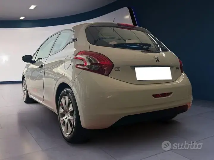 Peugeot 208 2012 photo 5