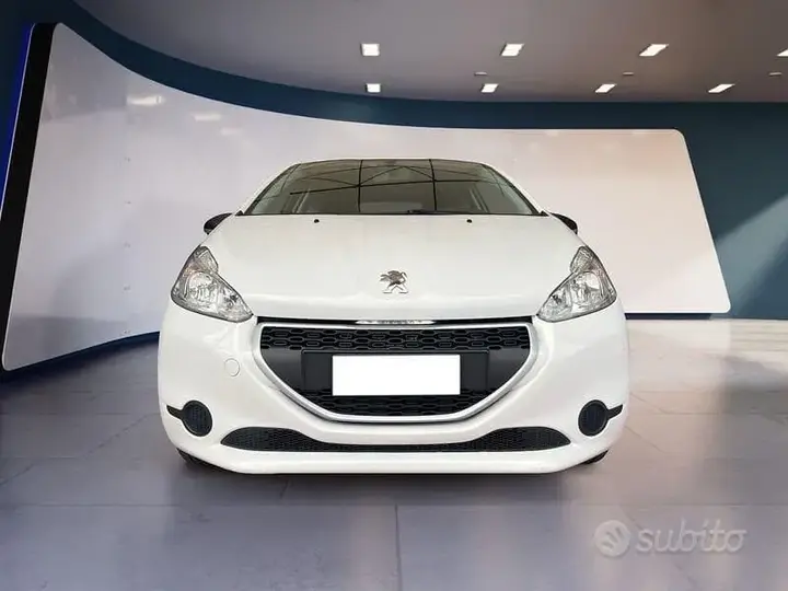 Peugeot 208 2012 photo 2