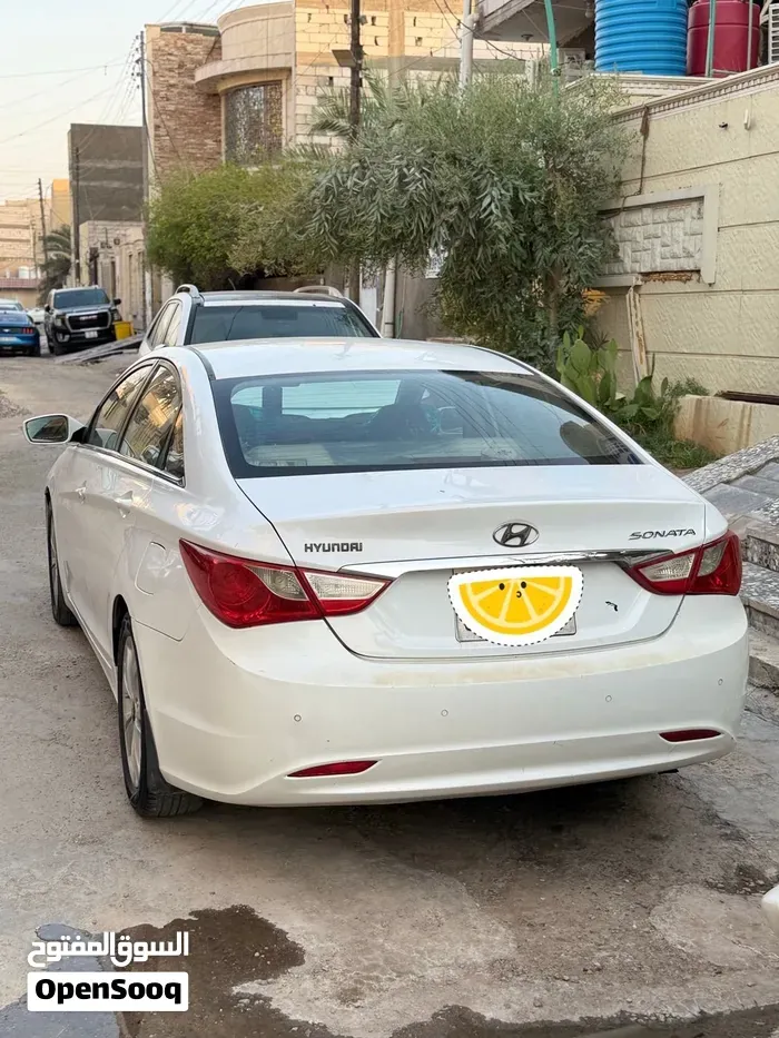 Hyundai Sonata 2011 photo 2