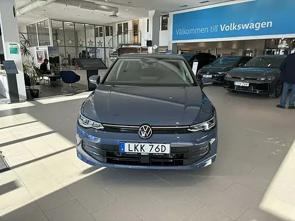 Volkswagen Golf I 2026 photo 2