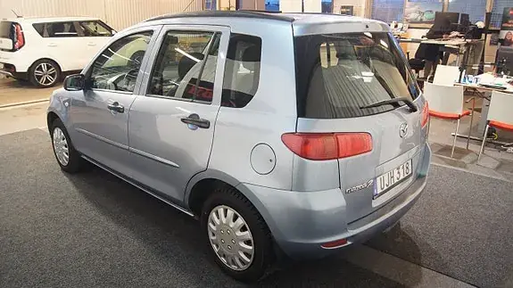 Mazda 2 2003 photo 3
