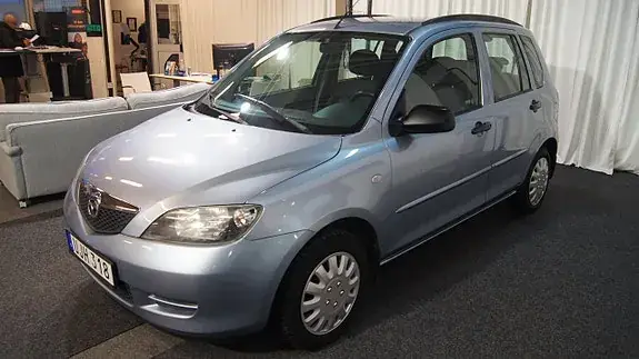 Mazda 2 2003 photo 4